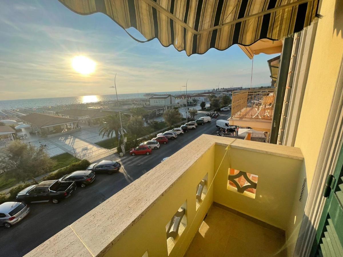 Hotel Valdinievole Lido di Camaiore Exterior photo