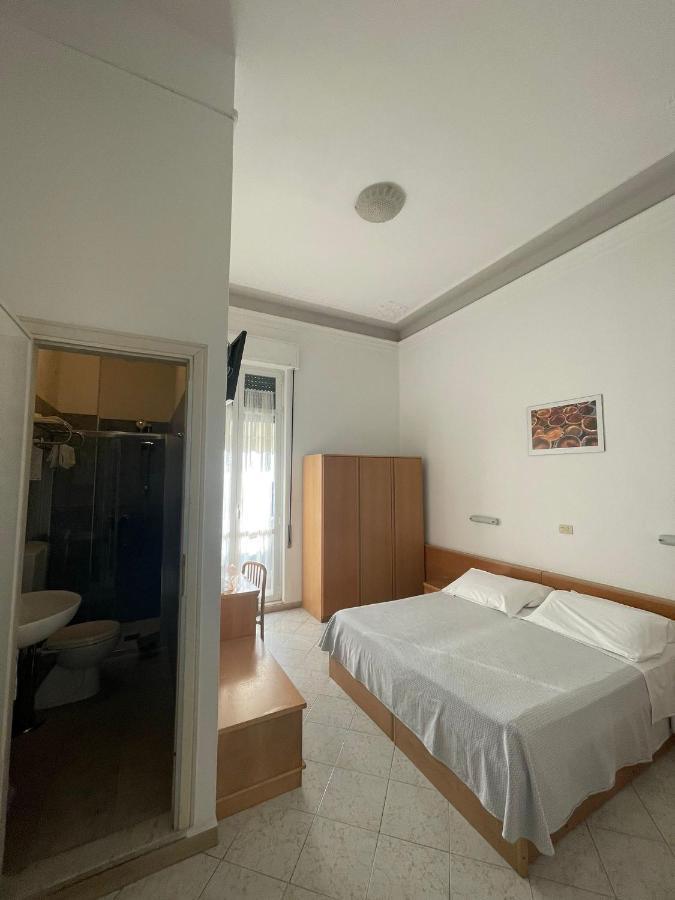 Hotel Valdinievole Lido di Camaiore Exterior photo
