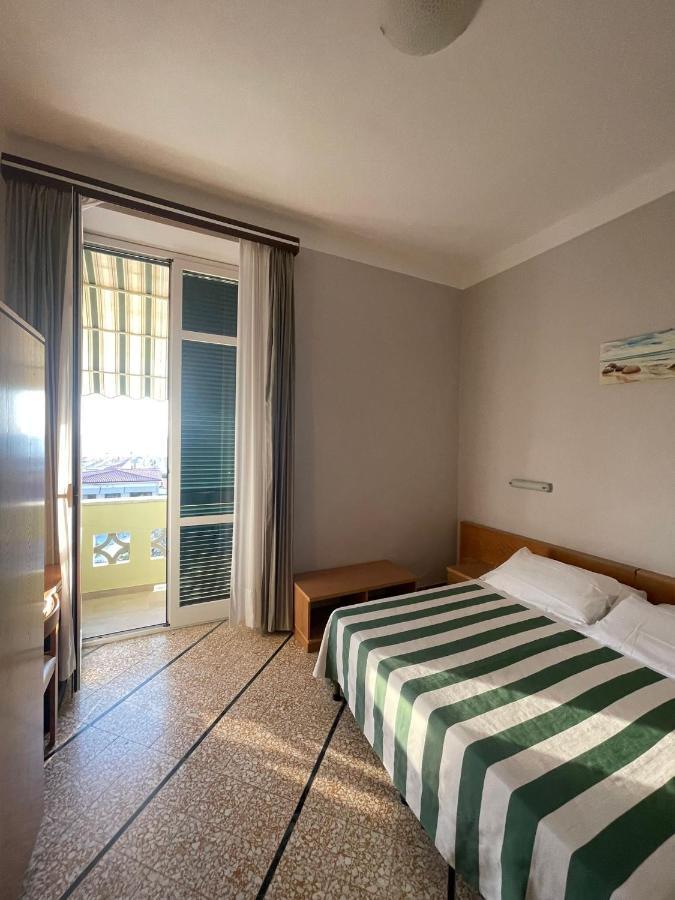 Hotel Valdinievole Lido di Camaiore Exterior photo