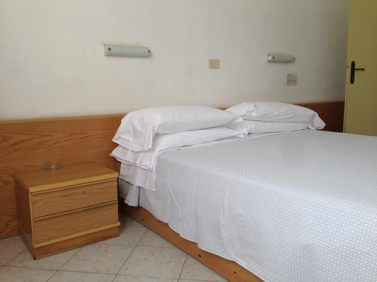 Hotel Valdinievole Lido di Camaiore Exterior photo