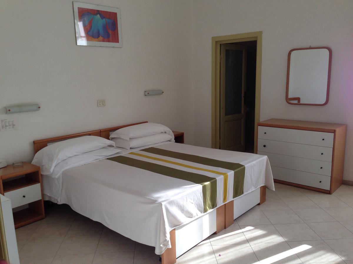 Hotel Valdinievole Lido di Camaiore Exterior photo