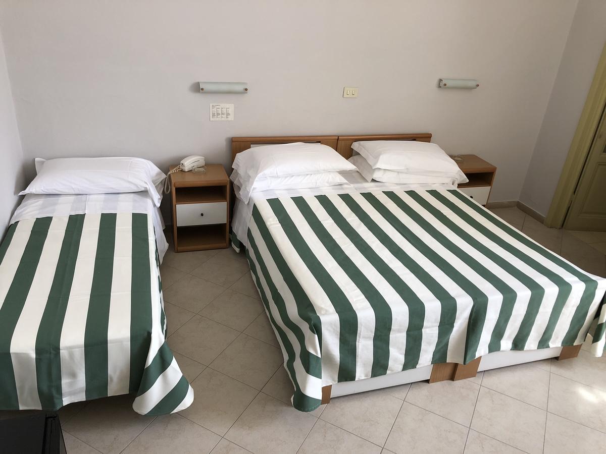 Hotel Valdinievole Lido di Camaiore Exterior photo