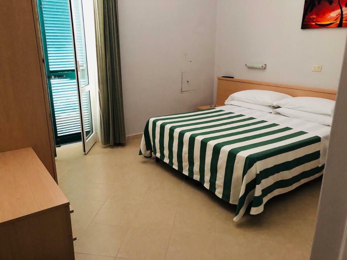 Hotel Valdinievole Lido di Camaiore Exterior photo